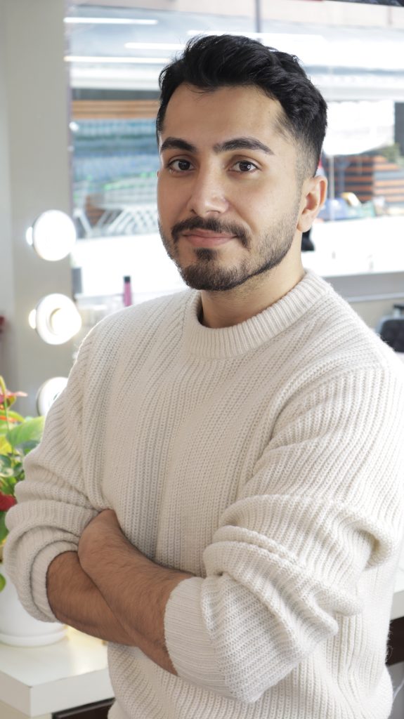 Homayoon: Boya uzmanı - saç şekillendirme